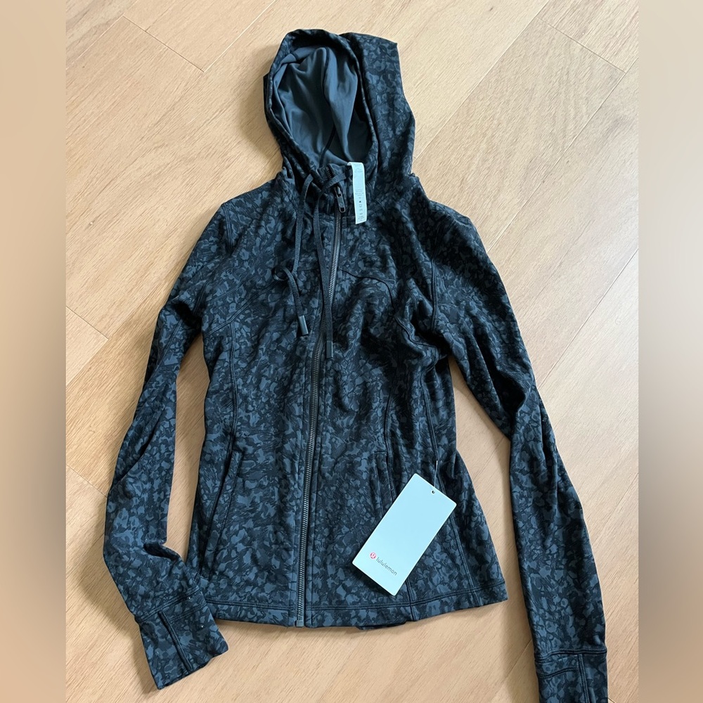 SOLD Lululemon hooded define nulu jacket Leopard Camo Deep Coal Multi WLTD 6